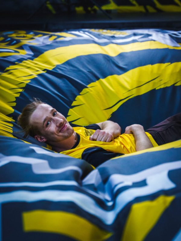 01_airbag_01-819x1024